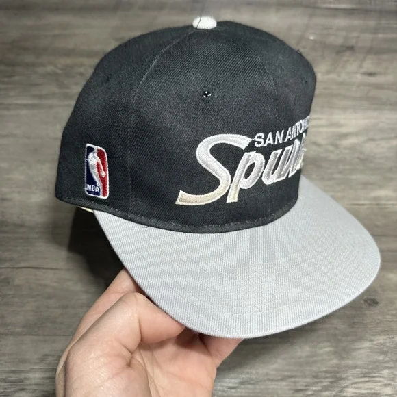 VTG 1990s San Antonio Spurs Sports Specialties Script Wool Two Tone Snapback Hat